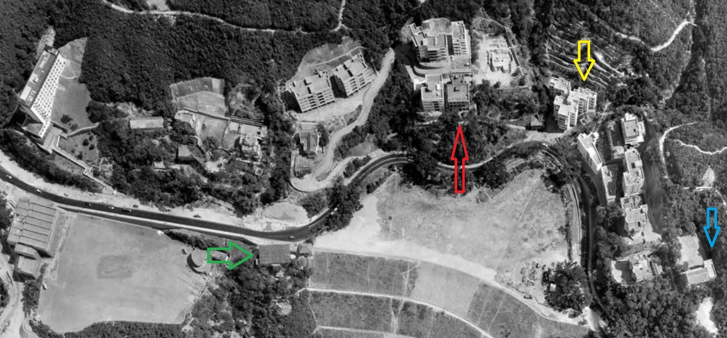 1963年薄扶林道90號（紅箭）一帶的航拍照。來自地政總署網頁。黃箭為92號A至C，藍箭為96號，下方綠箭為永別亭。圖右向西往瑪麗醫院，圖左向東往香港大學。